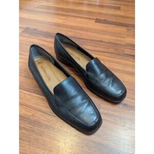 Naturalizer Black Leather Low Heeled Loafer Size 10 Minimalist Office Work Wear